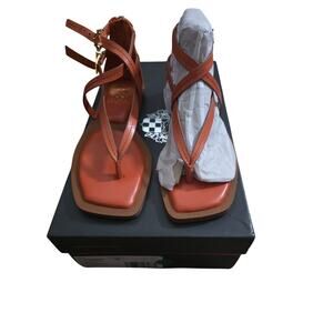 Vince Camuto Brenndie Apricot Leather Thong Sandals 5M Square Toe NEW Back Zip